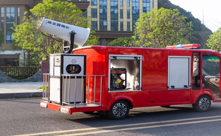 2座除塵車，道路降塵霧炮車